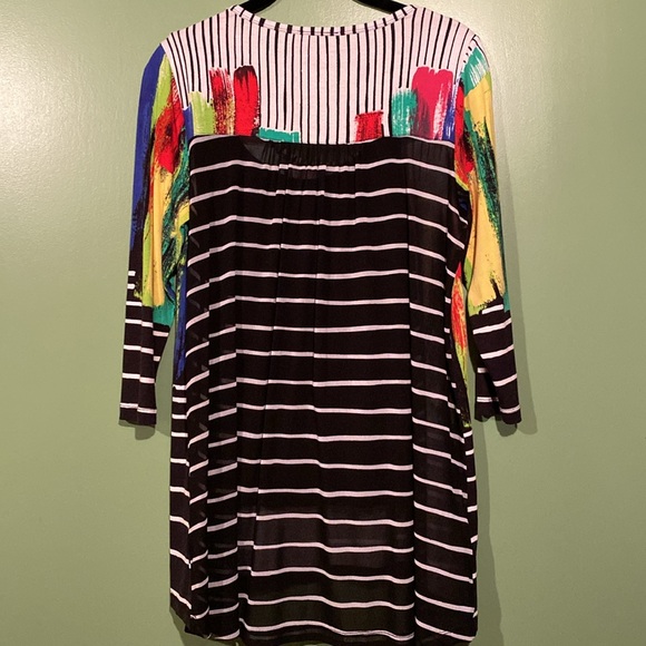 Ritchie Silver Graphic Tunic with Black tank - Picture 5 of 10